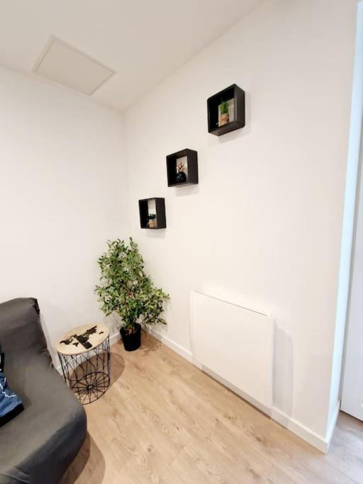 Appartement Moderne Neuf F2 Centre *